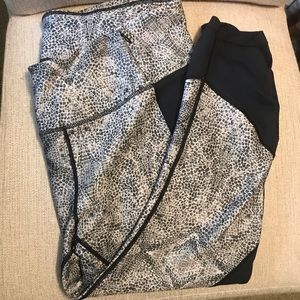 CALIA Capri workout leggings size large